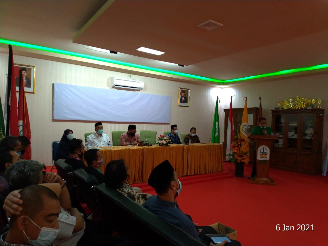 FOTO KEGIATAN RAPAT EVALUASI DAN KOORDINASI DAN PENYERAHAN SK WIYATA BAKTI, SATPAM DAN CLEANING SERVICE TAHUN 2019